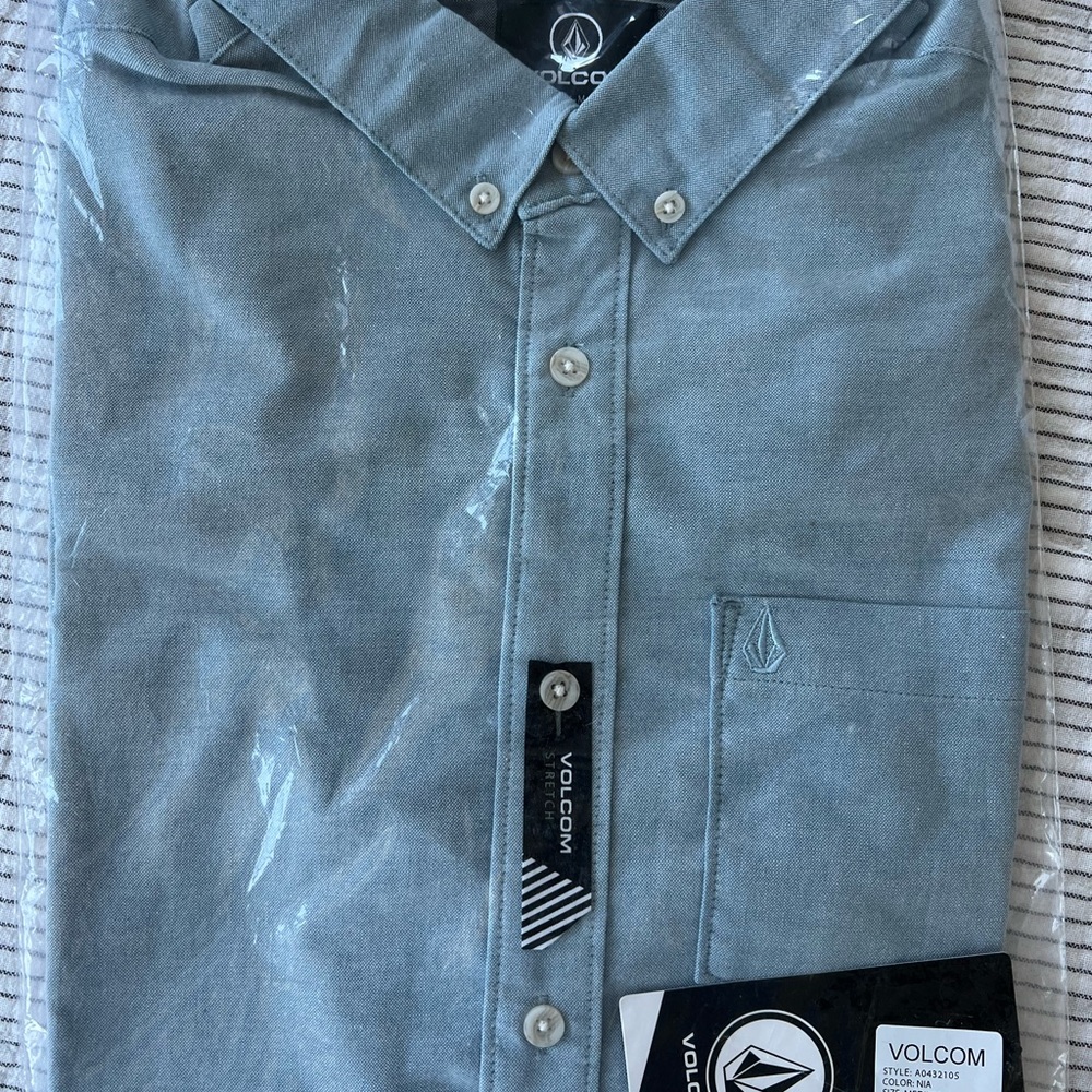 Men’s Volcom Short Sleeve button down